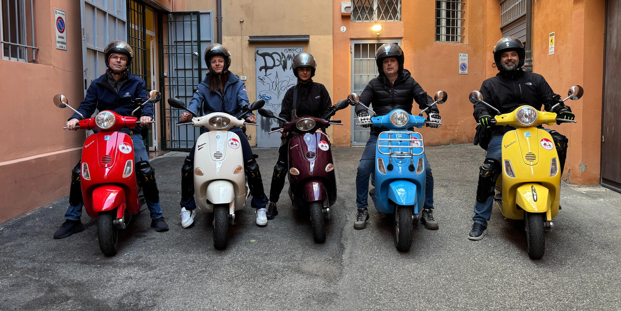 Vespa túra Bolognaban Vespa túra Bolognaban